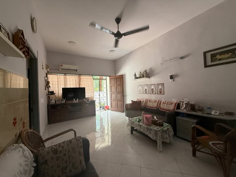 Rumah Teres 1 Tingkat untuk Dijual di Taman Shanghai (Jalan Klang Lama (Old Klang Road)) - Raymond Chiang - Living Room - PropertyGuru.com.my