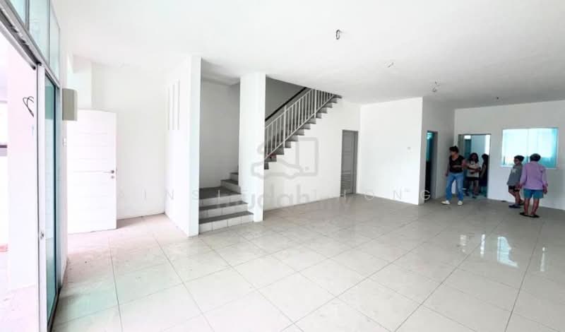 2-storey Terraced House for Sale in Ipoh (Perak) - Ainsley Thong - Living Room - PropertyGuru.com.my