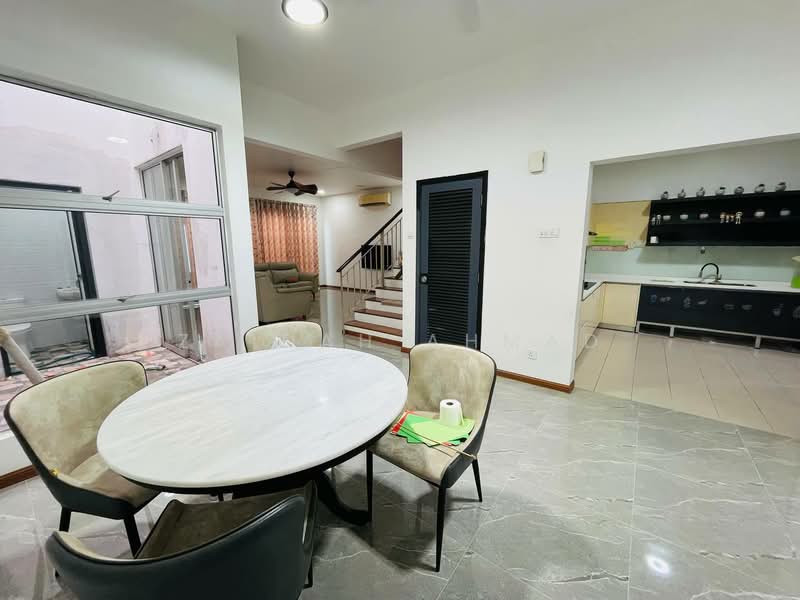 2-storey Terraced House for Rent in Alam Impian (Shah Alam) - Zaidah Ahmad - Dining Room - PropertyGuru.com.my