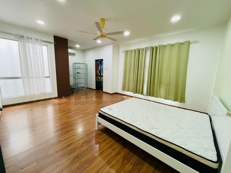 2-storey Terraced House for Rent in Alam Impian (Shah Alam) - Zaidah Ahmad - Bedroom - PropertyGuru.com.my