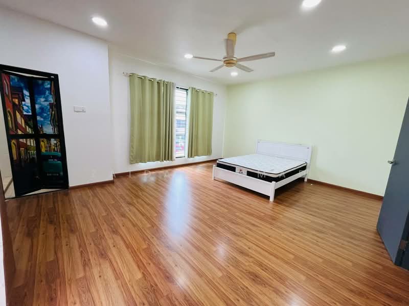 2-storey Terraced House for Rent in Alam Impian (Shah Alam) - Zaidah Ahmad - Bedroom - PropertyGuru.com.my