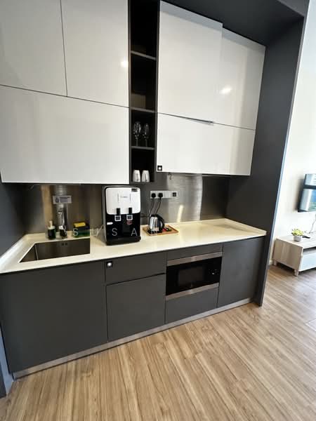 Servis Apartment untuk Disewa di Ceylonz Suites - Susan Foo - Kitchen - PropertyGuru.com.my