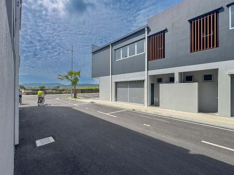 Kedai / Pejabat untuk Disewa di Bandar Serenia (Dengkil) - Jason Tan - Exterior - PropertyGuru.com.my