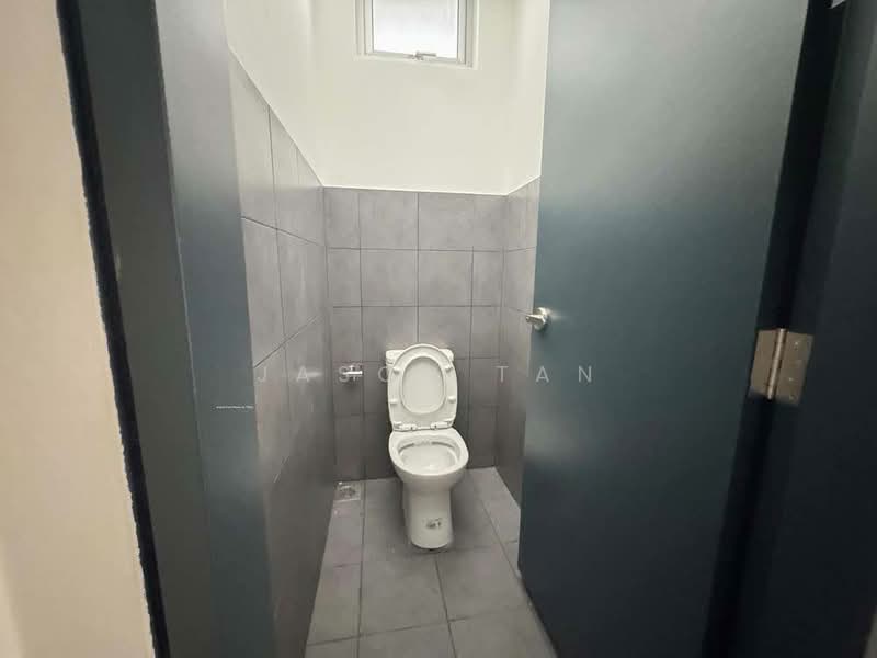 Kedai / Pejabat untuk Disewa di Bandar Serenia (Dengkil) - Jason Tan - Bathroom - PropertyGuru.com.my