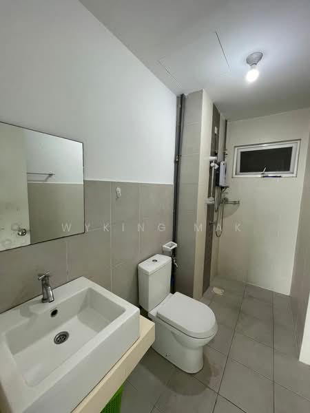 Kondominium untuk Dijual di First Residence (Residensi Unggul) - Wyking Mak - Bathroom - PropertyGuru.com.my