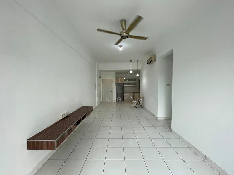 Kondominium untuk Dijual di First Residence (Residensi Unggul) - Wyking Mak - Living Room - PropertyGuru.com.my