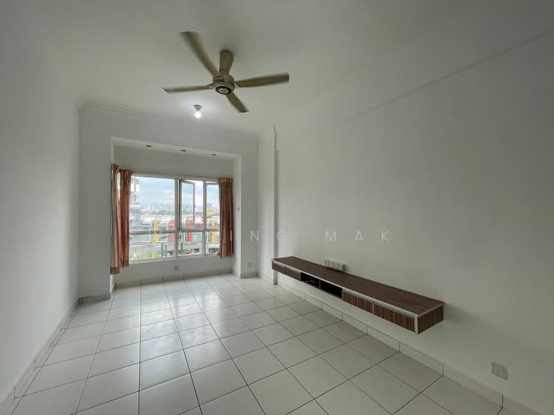 Kondominium untuk Dijual di First Residence (Residensi Unggul) - Wyking Mak - Living Room - PropertyGuru.com.my