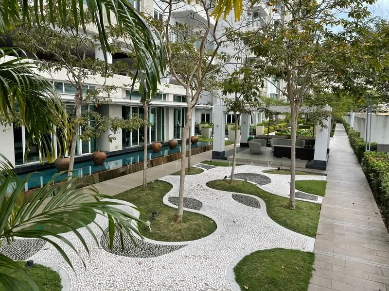 Kondominium untuk Dijual di First Residence (Residensi Unggul) - Wyking Mak - Exterior - PropertyGuru.com.my