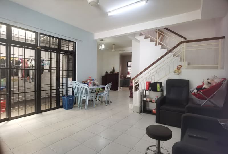 2-storey Terraced House for Sale in Taman Pelangi Indah (Ulu Tiram) - William Tay - Living Room - PropertyGuru.com.my