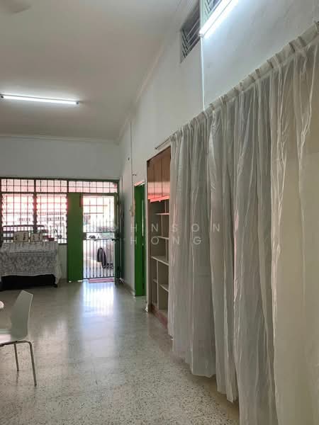 Rumah Teres 1 Tingkat untuk Disewa di Taman Pelangi (Johor Bahru) - Johnson Chong - Corridor - PropertyGuru.com.my