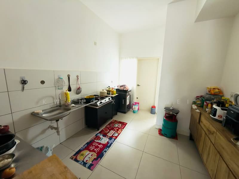 Rumah Teres untuk Dijual di Kota Emerald (Rawang) - Kwong Xiao Wei - Kitchen - PropertyGuru.com.my