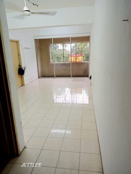 Apartment for Rent at Pangsapuri Perdana Villa - Zackinn Hoi - Living Room - PropertyGuru.com.my