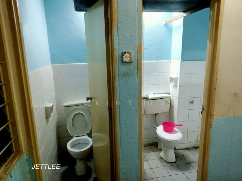 Apartment for Rent at Pangsapuri Perdana Villa - Zackinn Hoi - Bathroom - PropertyGuru.com.my