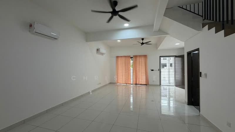 Rumah Teres 2 Tingkat untuk Disewa di Alam Impian (Shah Alam) - Chris Lee - Living Room - PropertyGuru.com.my