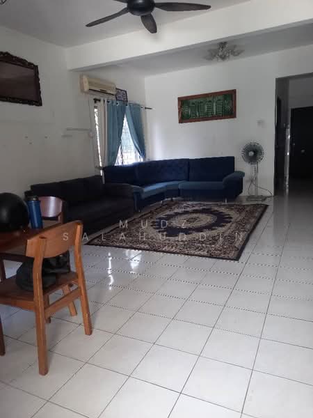 Semi-Detached House for Sale in Kota Perdana (Seri Kembangan) - Mudz Salahuddin - Living Room - PropertyGuru.com.my