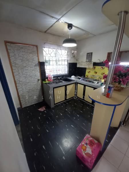 Semi-Detached House for Sale in Kota Perdana (Seri Kembangan) - Mudz Salahuddin - Kitchen - PropertyGuru.com.my