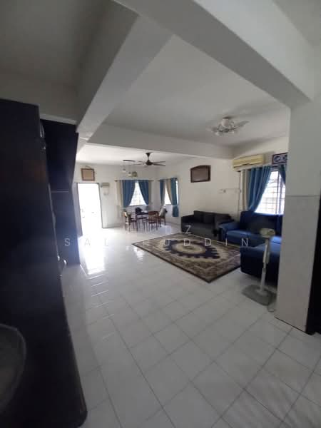 Semi-Detached House for Sale in Kota Perdana (Seri Kembangan) - Mudz Salahuddin - Living Room - PropertyGuru.com.my