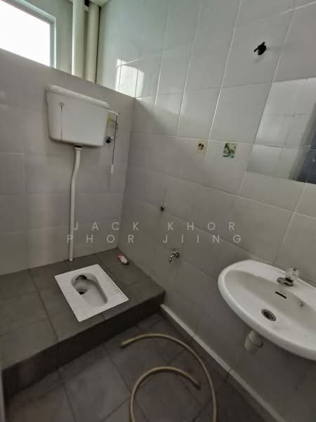Shop / Office for Rent in Klang (Selangor) - Jack Khor Phor Jiing - Bathroom - PropertyGuru.com.my