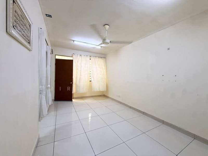 Apartment for Sale at Pangsapuri Semarak - Amirul Nasyriq - Living Room - PropertyGuru.com.my