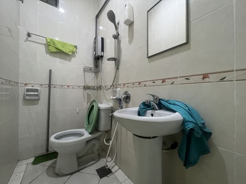 Rumah Teres 2 Tingkat untuk Dijual di Bandar Tun Hussein Onn (Cheras) - Max Lee - Bathroom - PropertyGuru.com.my