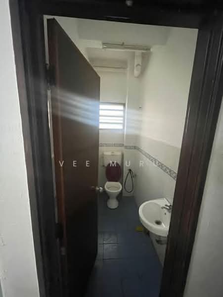 Rumah Teres untuk Disewa di Kuala Selangor (Selangor) - Vee Muru - Bathroom - PropertyGuru.com.my