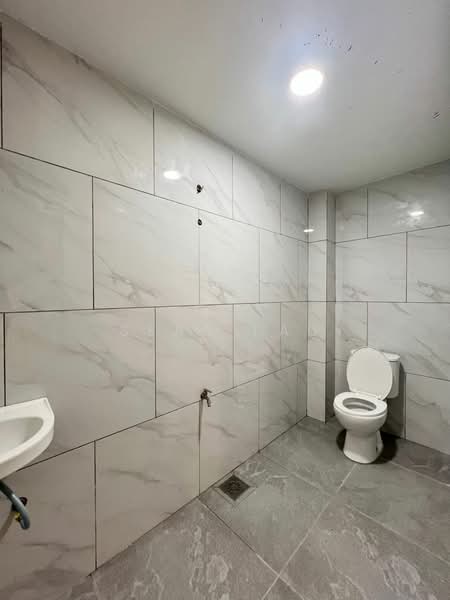 Rumah Teres 2 Tingkat untuk Dijual di Taman Bukit Kempas (Tampoi) - Sean Lau - Bathroom - PropertyGuru.com.my