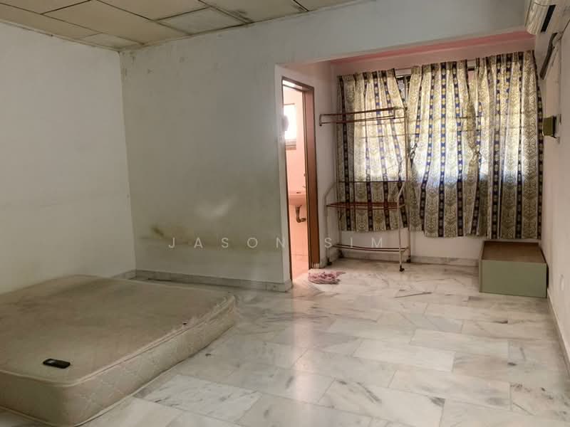 Rumah Teres 2 Tingkat untuk Dijual di Taman Perling (Perling) - Jason Sim - Bedroom - PropertyGuru.com.my