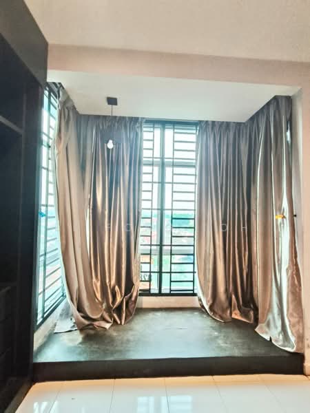 Pangsapuri untuk Dijual di Perling Apartment - Ee Fong Toh - Balcony - PropertyGuru.com.my