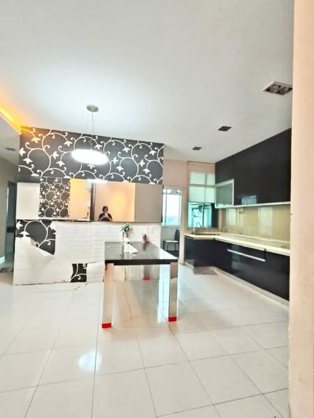 Pangsapuri untuk Dijual di Perling Apartment - Ee Fong Toh - Kitchen - PropertyGuru.com.my