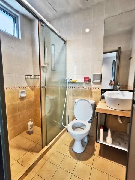 Pangsapuri untuk Dijual di Perling Apartment - Ee Fong Toh - Bathroom - PropertyGuru.com.my