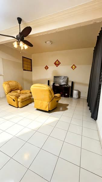 2-storey Terraced House for Sale in Taman Desa Cemerlang (Ulu Tiram) - Cindy Lim - Living Room - PropertyGuru.com.my