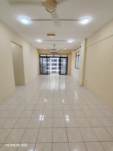 Condominium for Rent at pelangi condominium - Kai kwang Wan - Living Room - PropertyGuru.com.my