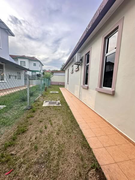 Rumah Banglo untuk Disewa di Bandar Springhill (Port Dickson) - Roy Law - Exterior - PropertyGuru.com.my