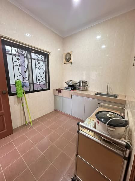 Rumah Banglo untuk Disewa di Bandar Springhill (Port Dickson) - Roy Law - Kitchen - PropertyGuru.com.my