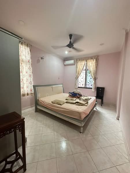 Rumah Banglo untuk Disewa di Bandar Springhill (Port Dickson) - Roy Law - Bedroom - PropertyGuru.com.my