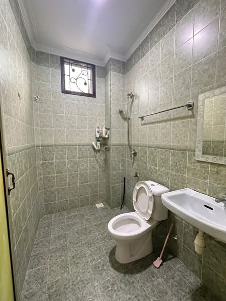 Rumah Banglo untuk Disewa di Bandar Springhill (Port Dickson) - Roy Law - Bathroom - PropertyGuru.com.my