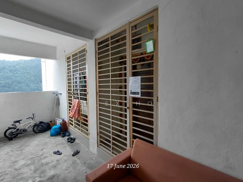 Pangsapuri untuk Dijual di Taman Ria - Alex Ho - Balcony - PropertyGuru.com.my