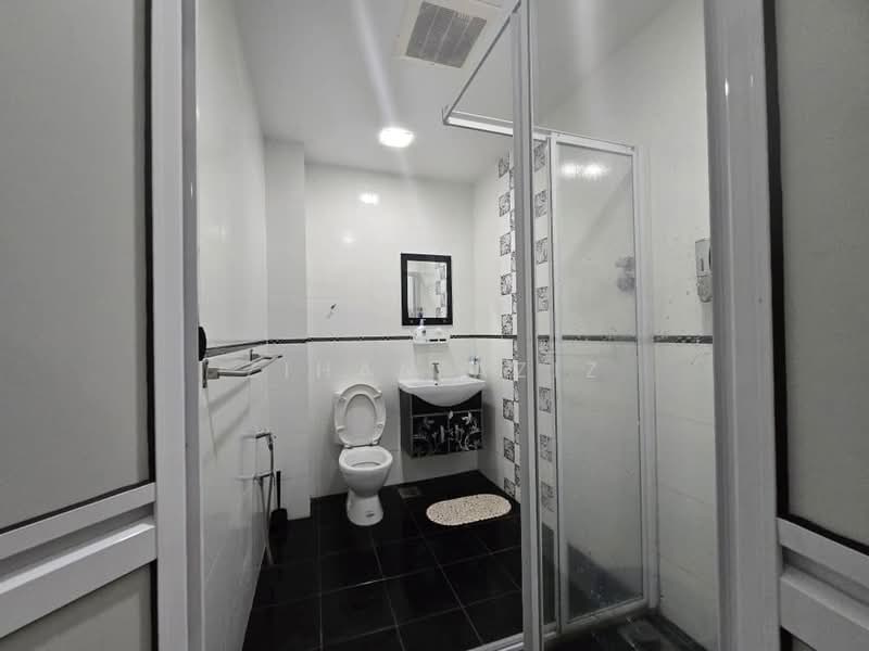 Rumah Teres 2 Tingkat untuk Dijual di Shah Alam (Selangor) - Zihan Aziz - Bathroom - PropertyGuru.com.my