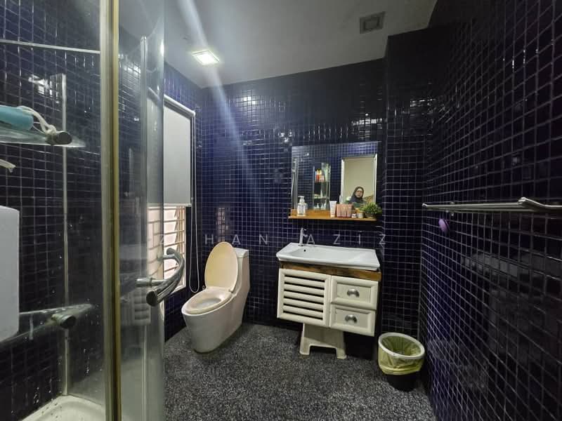 Rumah Teres 2 Tingkat untuk Dijual di Shah Alam (Selangor) - Zihan Aziz - Bathroom - PropertyGuru.com.my