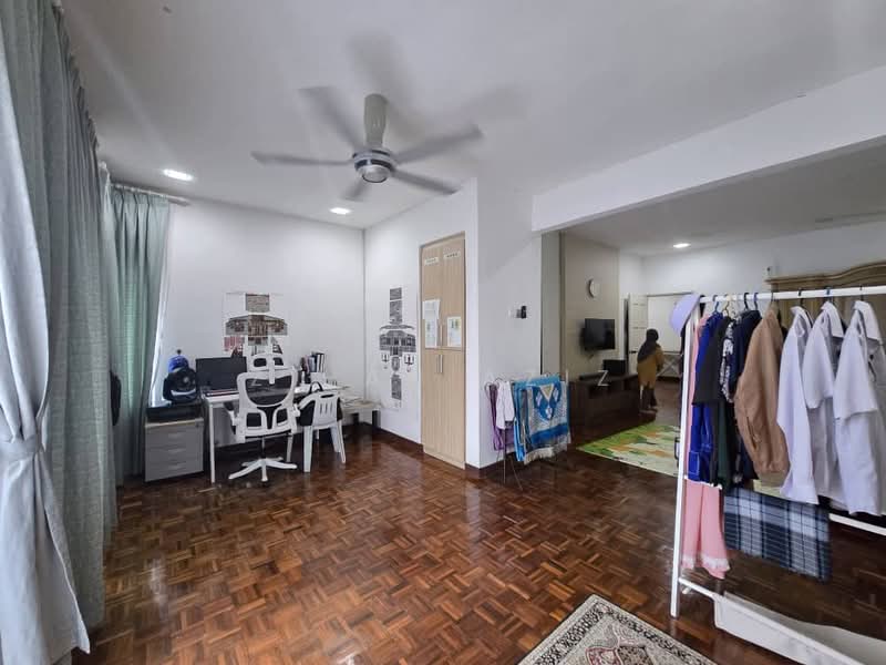 Rumah Teres 2 Tingkat untuk Dijual di Shah Alam (Selangor) - Zihan Aziz - Study - PropertyGuru.com.my