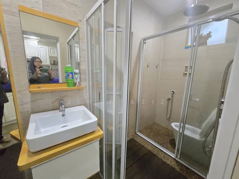 Rumah Teres 2 Tingkat untuk Dijual di Shah Alam (Selangor) - Zihan Aziz - Bathroom - PropertyGuru.com.my