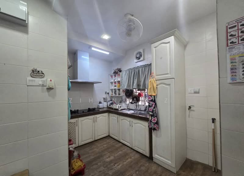 Rumah Teres 2 Tingkat untuk Dijual di Shah Alam (Selangor) - Zihan Aziz - Kitchen - PropertyGuru.com.my
