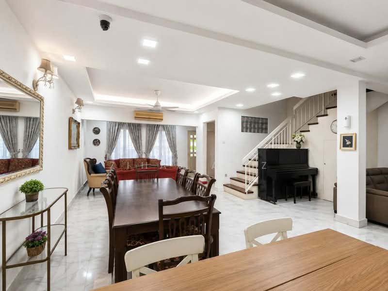2-storey Terraced House for Sale in Seksyen 8 (Shah Alam) - Zihan Aziz - Living Room - PropertyGuru.com.my