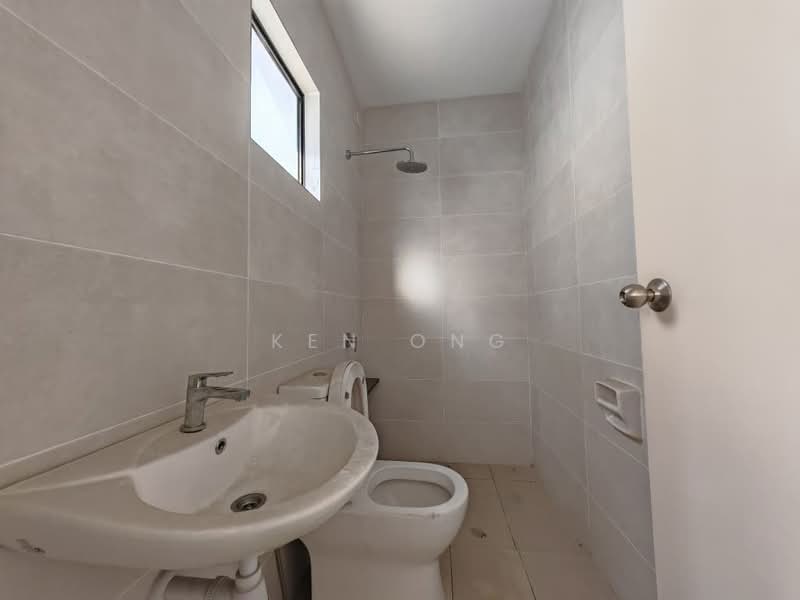 2-storey Terraced House for Rent in Setia Alam (Selangor) - Ken Ong - Bathroom - PropertyGuru.com.my