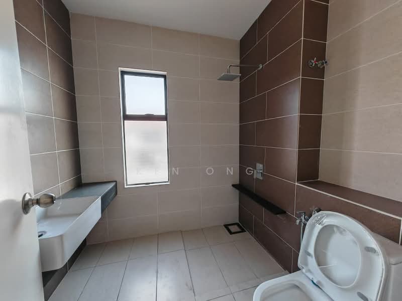 2-storey Terraced House for Rent in Setia Alam (Selangor) - Ken Ong - Bathroom - PropertyGuru.com.my