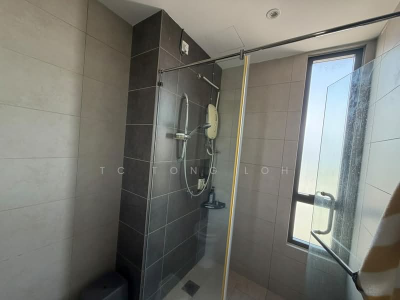 Servis Apartment untuk Disewa di Luminari - TC Tong Loh - Bathroom - PropertyGuru.com.my