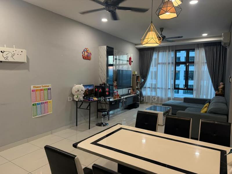 Service Residence for Sale at D'Summit Residences - Darren Ho - Living Room - PropertyGuru.com.my