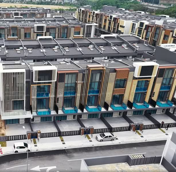 Rumah Teres 3-Tingkat untuk Disewa di Taman Puchong Legenda (Puchong) - Annie Chong - Exterior - PropertyGuru.com.my