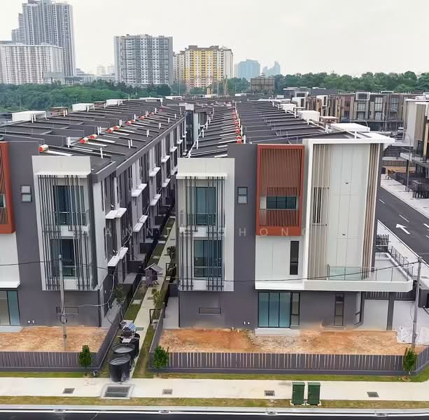 Rumah Teres 3-Tingkat untuk Disewa di Taman Puchong Legenda (Puchong) - Annie Chong - Exterior - PropertyGuru.com.my