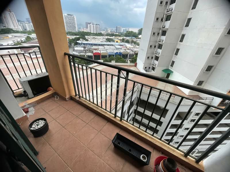 Servis Apartment untuk Disewa di OUG Parklane - Desmond Low - Balcony - PropertyGuru.com.my